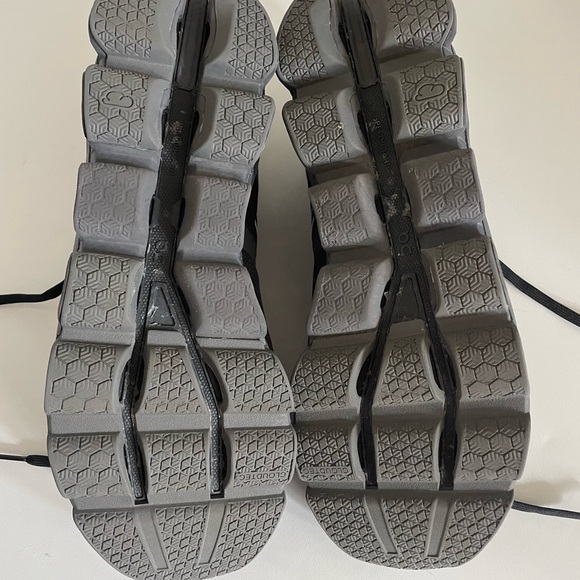 On Cloud Women’s Cloudace running shoes sz 11 - Picture 5 of 6